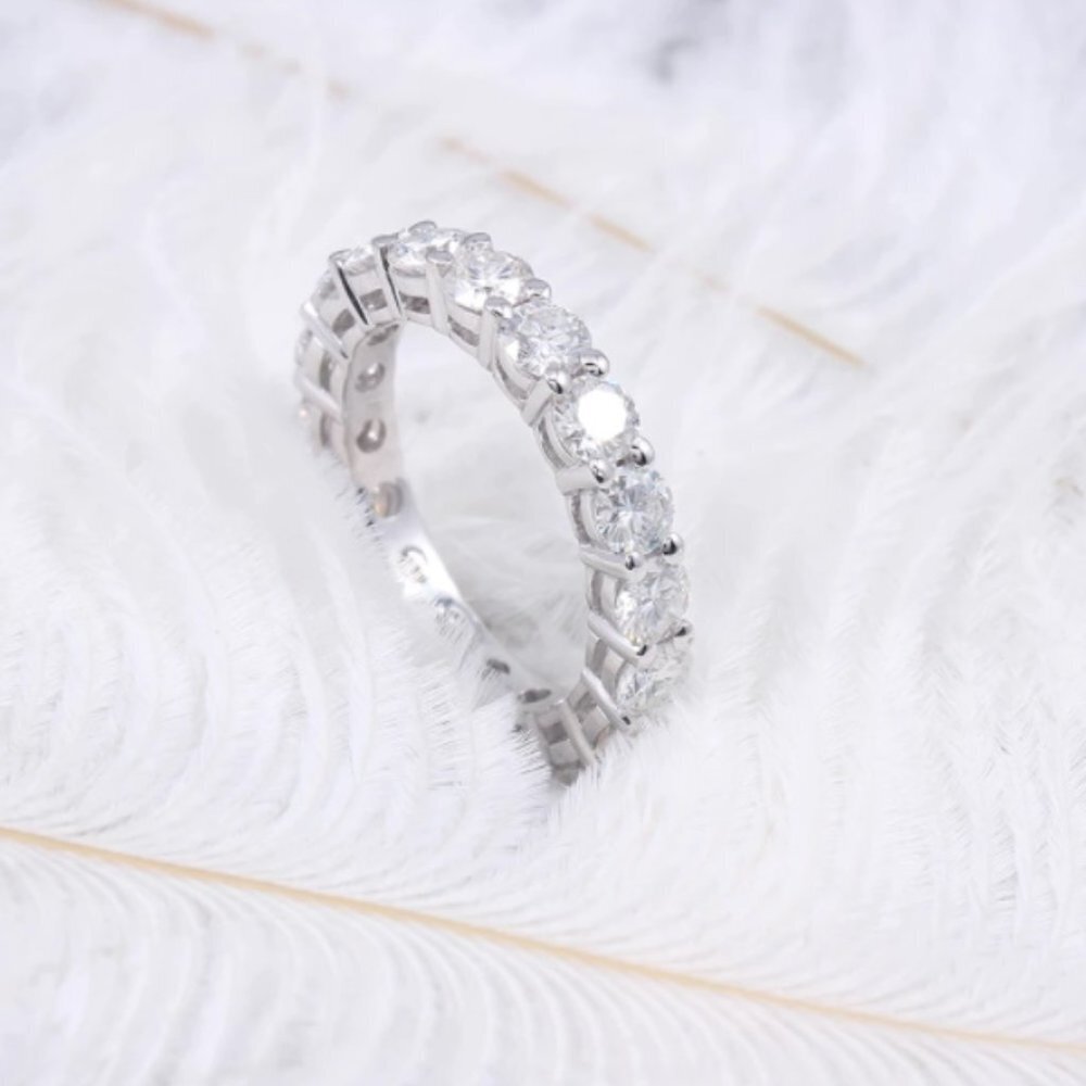 Jewelry ring eternity band round crystals sparkle sparkly beautiful elegant new